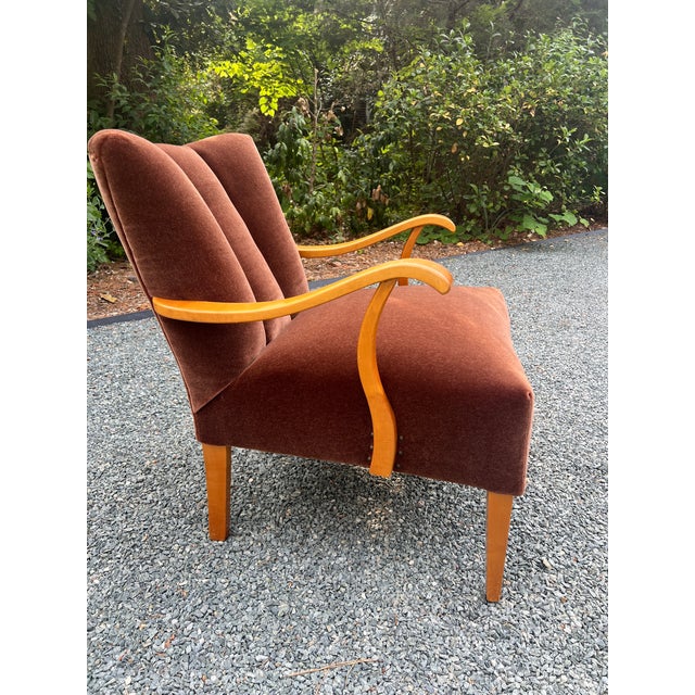 Mid-Century Modern 1940s Danish Modern Fritz Hansen Style Lounge Chair in Cinnamon Mohair For Sale - Image 3 of 17