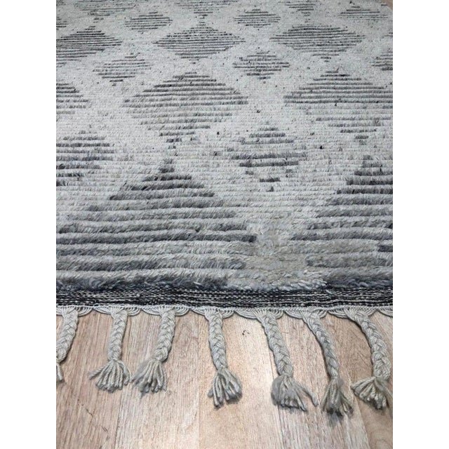 Contemporary 6x8 Ivory Hand-Knotted Wool Linear Diamond Motif Modernist Carpet Rug For Sale - Image 3 of 4