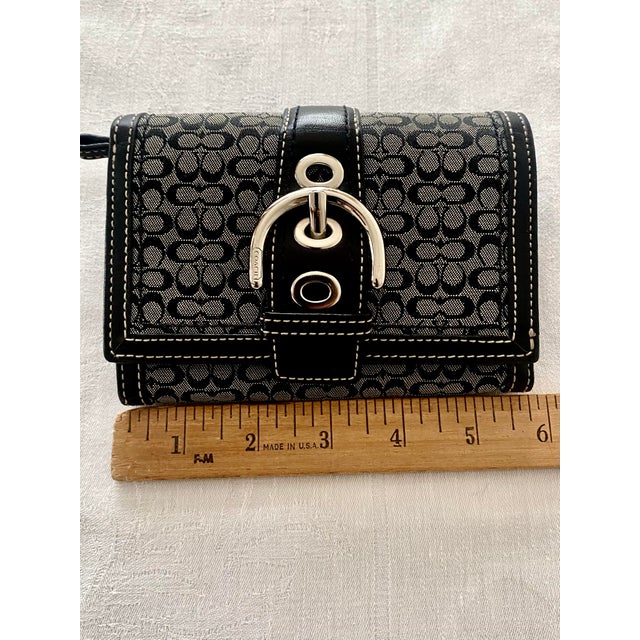Coach Vintage Soho Signature C Buckle Ladies Wallet Mint Condition. For Sale - Image 16 of 18