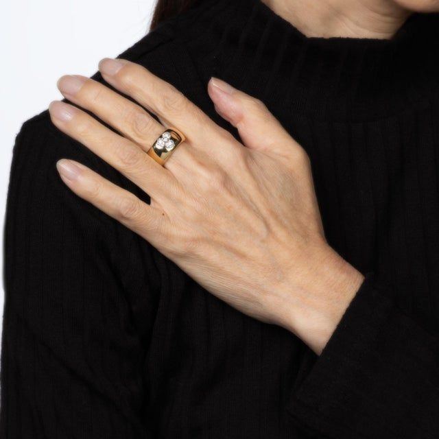 C2000 Vintage Tiffany & Co Ring France 5.5 Diamond Flower Band 18k Ring Platinum For Sale In Los Angeles - Image 6 of 7