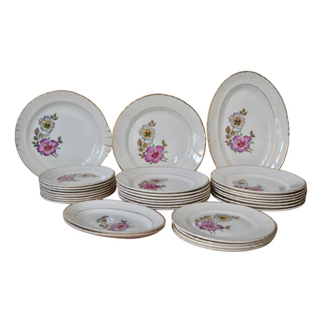 Vintage Dinnerware Service from Moulin des Loups, Orchies, France, Set of 31 For Sale