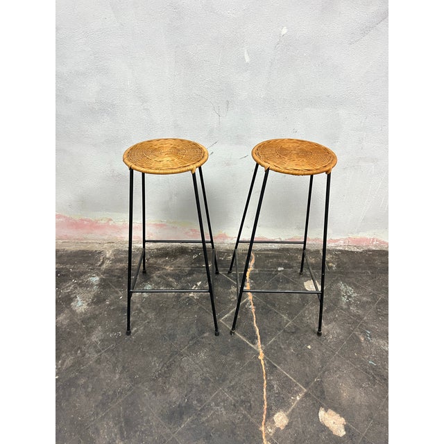 Arthur Umanoff Pair of Mid-Century Modern Woven Rattan and Black Iron Bar Stools For Sale - Image 4 of 6