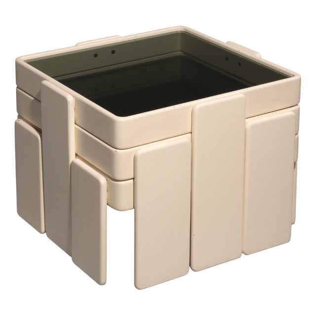 Off-White Lacquered Stacking Tables by Gianfranco Frattini for Cassina, 1970, Set of 3 For Sale