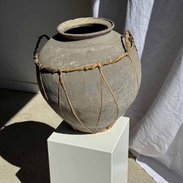 1960s Large Light Grey Terracotta Pot with Rattan Handles and Crossbars, 1960s For Sale - Image 5 of 11