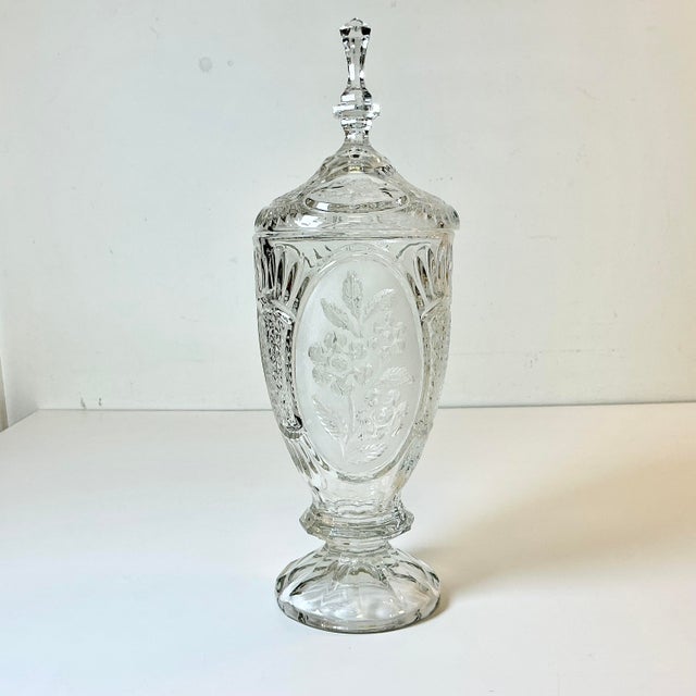 Mid-Century Boho Chic Hollywood Regency Yugoslavia Crystal Urn With Raised Flora Design. For Sale - Image 4 of 13