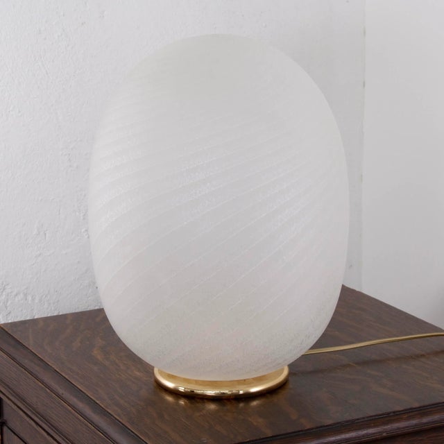 Large Egg Table Lamp in White Etched Murano Glass with Spiral Texture and Brass Base, 1970s For Sale - Image 4 of 10