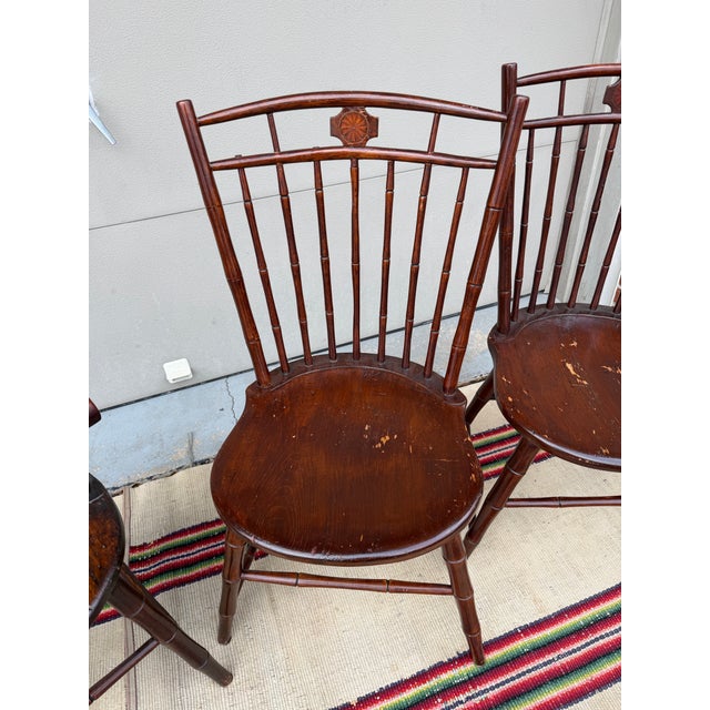Early 19th Century A Very Rare Set of 4 Inlaid Birdcage and Butterfly Windsor Chairs, Philadelphia, Circa 1810's For Sale - Image 5 of 12