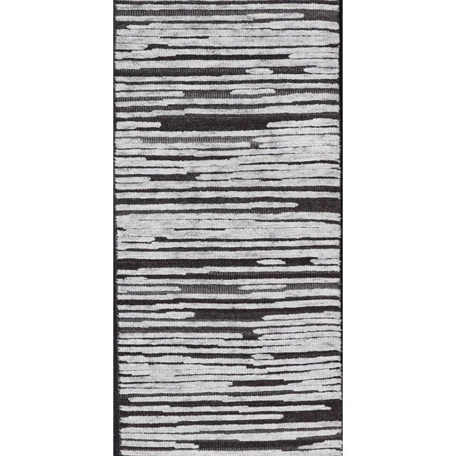 Early 21st Century Modern Runner With Abstract Linear Design in Charcoal and Light Grey 2'5 X 11'8 For Sale - Image 5 of 11