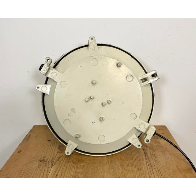 Beige Industrial Cast Aluminium Wall or Ceiling Lamp from Elektrosvit, 1970s For Sale - Image 8 of 13