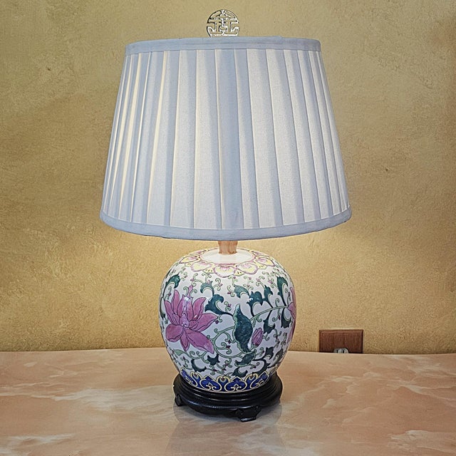 Ceramic Vintage Chinese Famille Rose Porcelain Ginger Jar Table Lamp – Floral Chinoiserie, 24” For Sale - Image 7 of 18