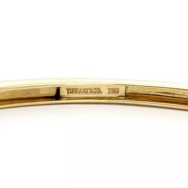 Tiffany and Co. Tiffany & Co. 1.60ct Diamond Sapphire 18k Yellow Gold Bangle Bracelet For Sale - Image 4 of 4