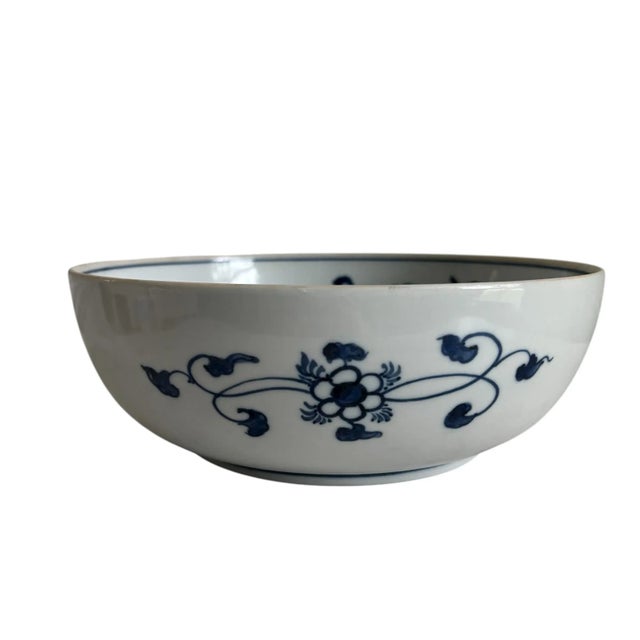 17th Century Antique Chinese Ming Dynasty Blue White Porcelain Lotus Flower Motif Bowl For Sale - Image 5 of 6