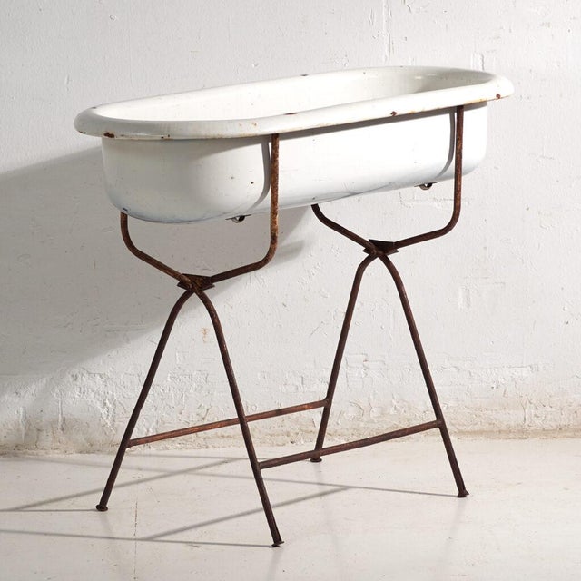 Bathtub in Enamelled Iron, Central Europe, 1950 For Sale - Image 12 of 12