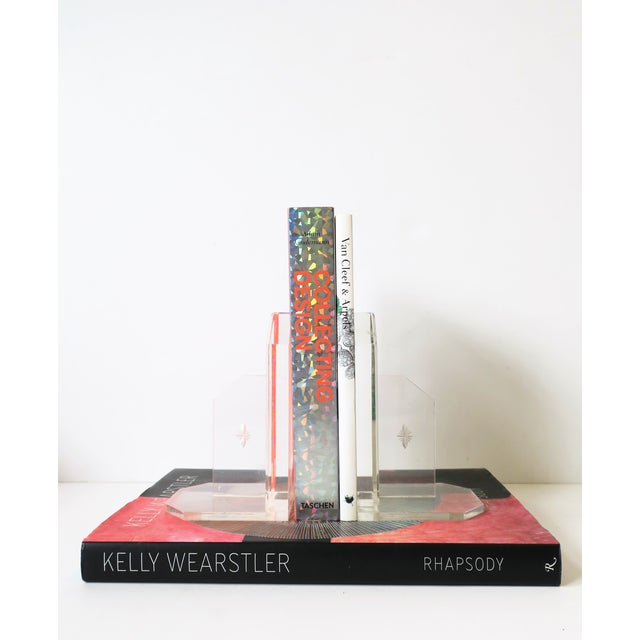 Mid-Century Modern Lucite Acrylic Bookends, Pair, Circa Mid-20th Century For Sale - Image 3 of 7