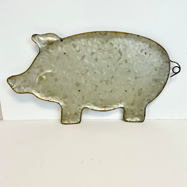 1980s Vintage Farmhouse Arts & Crafts Boho Chic Pig Galvanized Tray. For Sale - Image 4 of 9