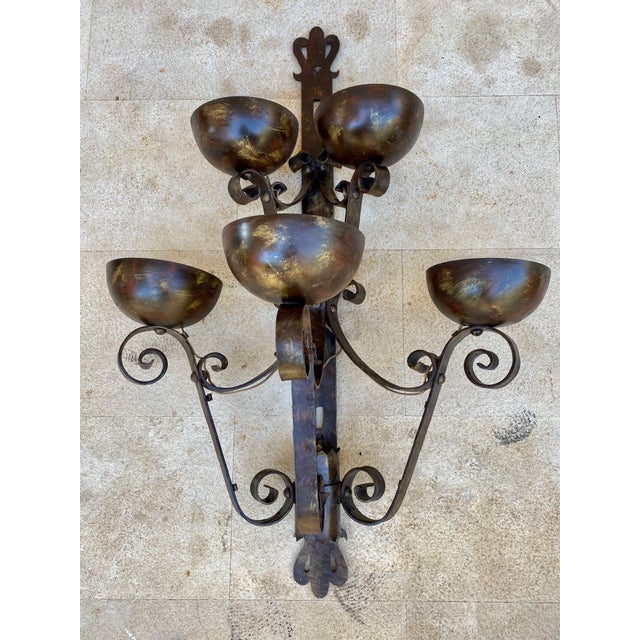 1930s Pair of Big Spanish Hand-Forged Iron Wall Sconces, Mid-20th Century For Sale - Image 5 of 11