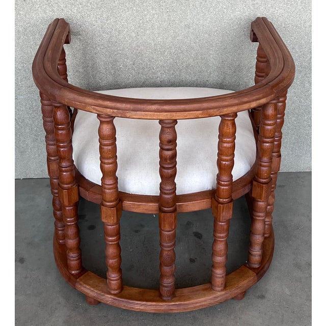 Early 20th Century Pair of Spanish Slatted Barrel Back Hand Carved Chairs For Sale In Miami - Image 6 of 18