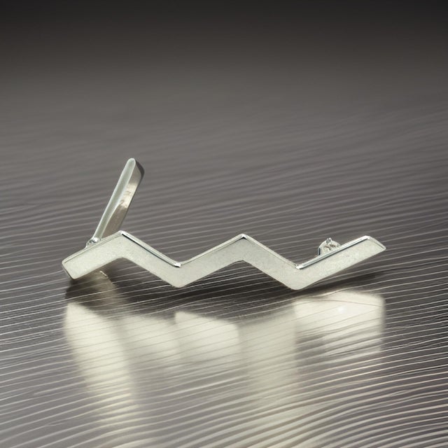 Silver 1990s Tiffany & Co Estate Zigzag Wave Brooch Pin Sterling Silver By Paloma Picasso For Sale - Image 8 of 10