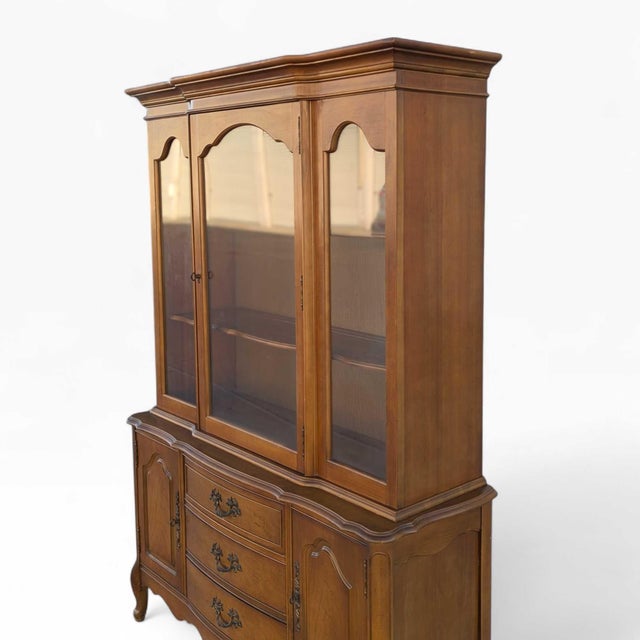 Brown Late 20th Century Queen Anne Style Wood and Glass China Hutch Cabinet For Sale - Image 8 of 18