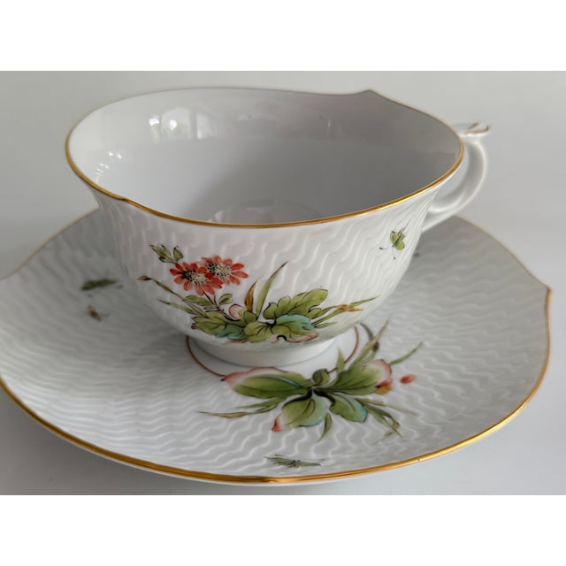 Modern Form Wellenspiel with Relief Decor Summer Meadow Tea Cup with Saucer from Meissen, 1990s, Set of 2 For Sale - Image 3 of 10
