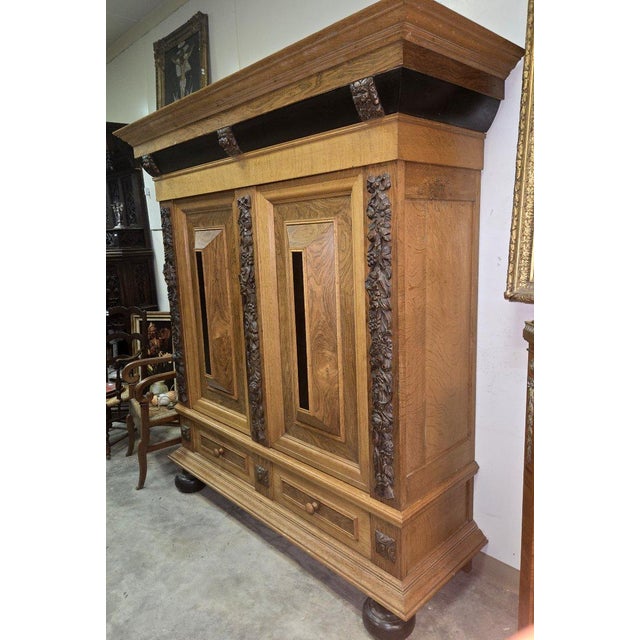 Dutch Renaissance Style Cushioned Cabinet in Wood For Sale - Image 5 of 7