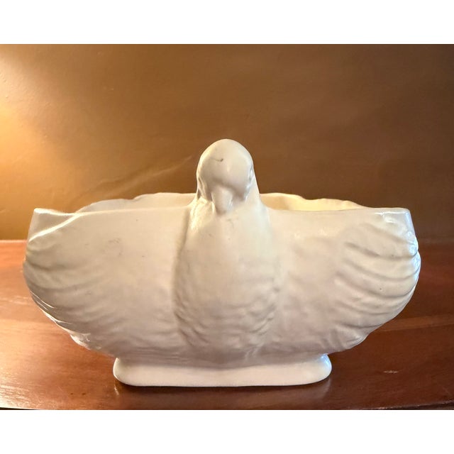 1940s 1940s Hull Pottery Open Rose / Camellia Console Bowl W/ Dove Handles "116-12" Art Deco - Rare For Sale - Image 5 of 15