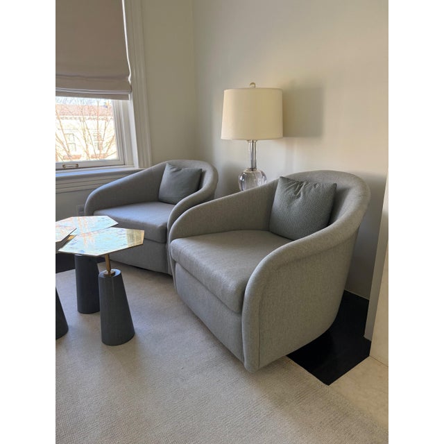 Modern 1970 Wool Upholstered Large Swivel Chair For Sale - Image 3 of 5