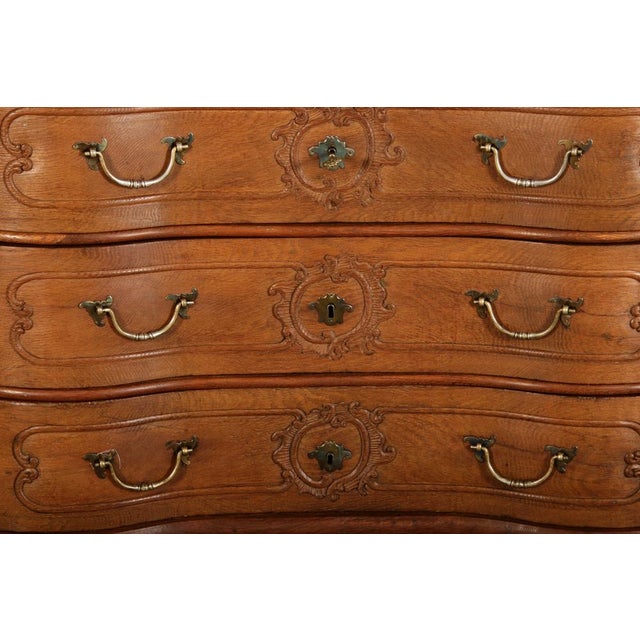 Wood Antiquity Baroque Oak Chest of Drawers by Aachen Liège Jh, 1750s For Sale - Image 7 of 18