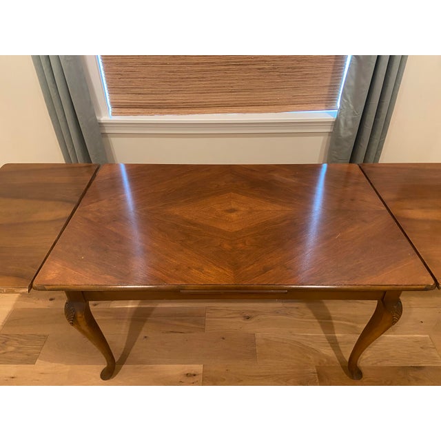 Wood 19th Century Queen Anne Dining Table For Sale - Image 7 of 9