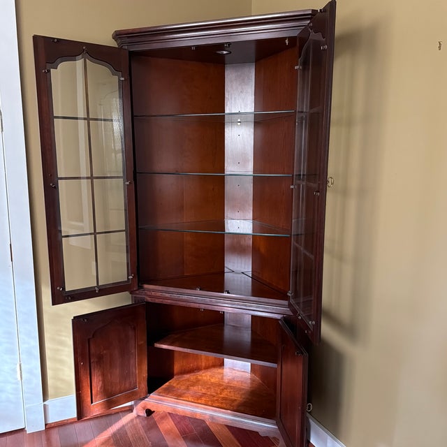 1990s Thomasville Corner China Cabinet For Sale - Image 11 of 12