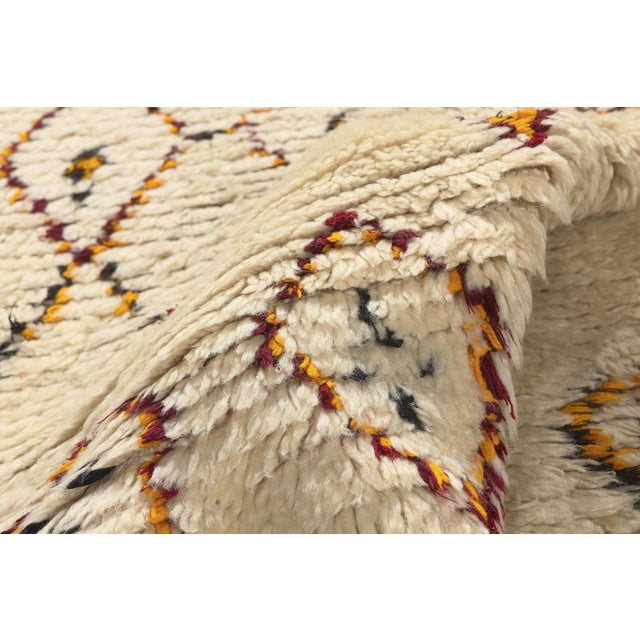 Vintage Azilal Boucherouite Moroccan Rug, 03'04 X 08'04 For Sale In Dallas - Image 6 of 10