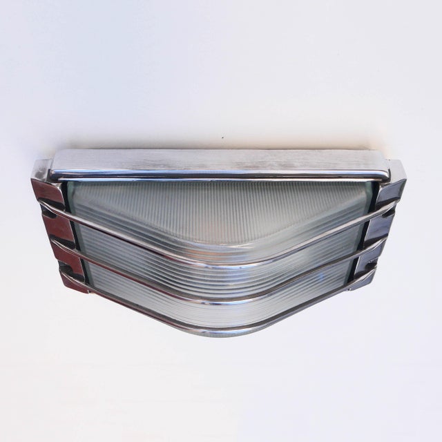 Metal Wall Lamp in Polished Aluminum and Frosted Ribbed Glass, 1970s For Sale - Image 7 of 9