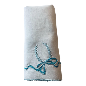 Marghab Wreath and Ribbon Linen Guest Towel, (Fingertip Size)