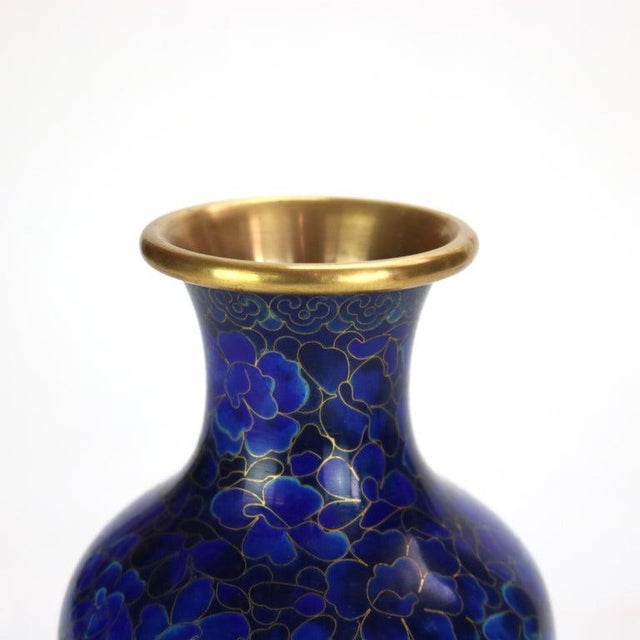 Chinese Blue Cloisonne Floral Enameled Vase 20thC For Sale - Image 4 of 8