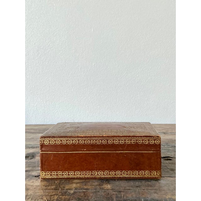 Spaulding & Company Vintage Boho Spaulding and Co. Gold Leaf Tooled Leather Box For Sale - Image 4 of 12