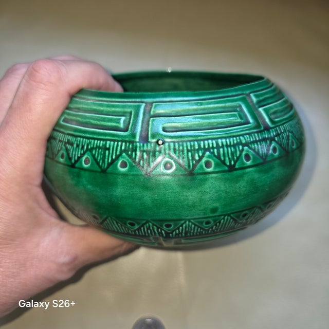 Mid 20th Century Vintage Art Deco Green Monochrome Glazed Porcelain Greek Key Bowl For Sale - Image 5 of 12
