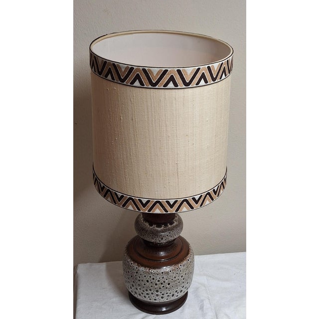 German Beige-Brown Ceramic Table Lamp with Hand-Finished Fabric Shade from Hustadt-Leuchten, 1970s For Sale - Image 6 of 9