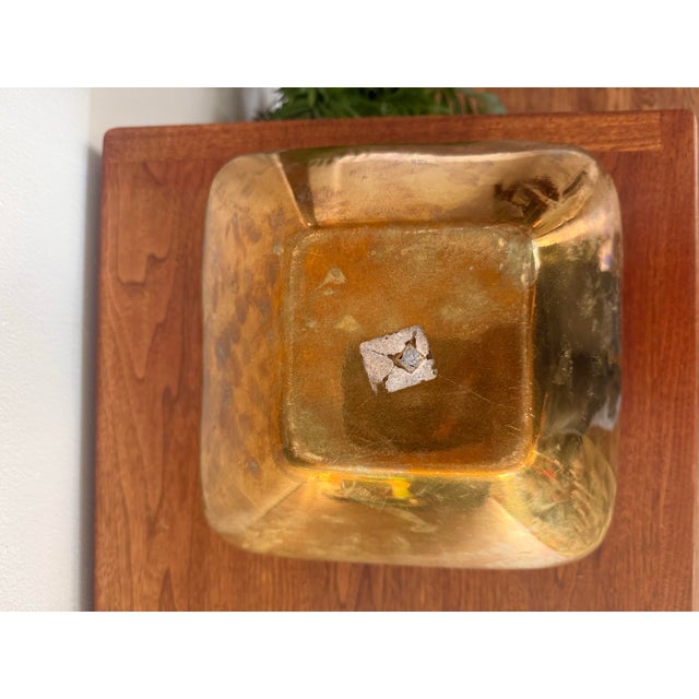 Art Nouveau Antique Art Nouveau Brass Floral Jardiniere Cachepot Planter / Vase For Sale - Image 3 of 4