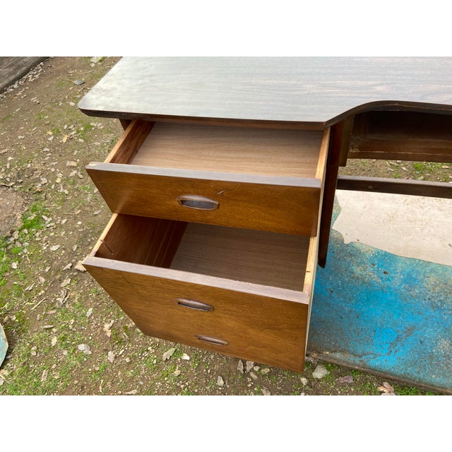 Mainline by Hooker Vintage Mid Century Modern Attributed to Mainline Hooker Writing Desk Unmarked For Sale - Image 4 of 12