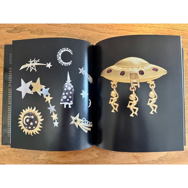 Madeliene Albright Coffee Table Book, "Read My Pins", Signed For Sale - Image 11 of 11