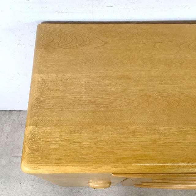 Vintage Heywood-Wakefield Encore Wheat Finish Buffet Sideboard For Sale In Philadelphia - Image 6 of 18