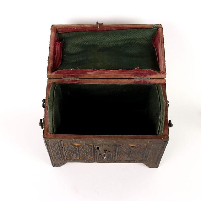 Chest in Wood and Embossed Sheet Metal For Sale - Image 4 of 10