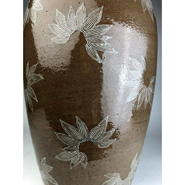 Ceramic Rare Large Vase with White Slip Inlay Makuzu Kozan Meiji Period For Sale - Image 7 of 8