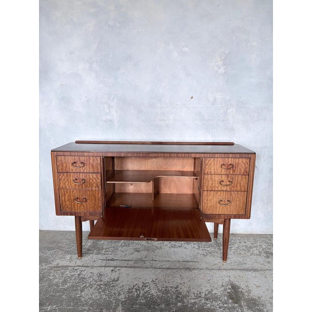 Mid-Century Rosewood and Teak Sideboard from Greaves & Thomas For Sale - Image 11 of 12