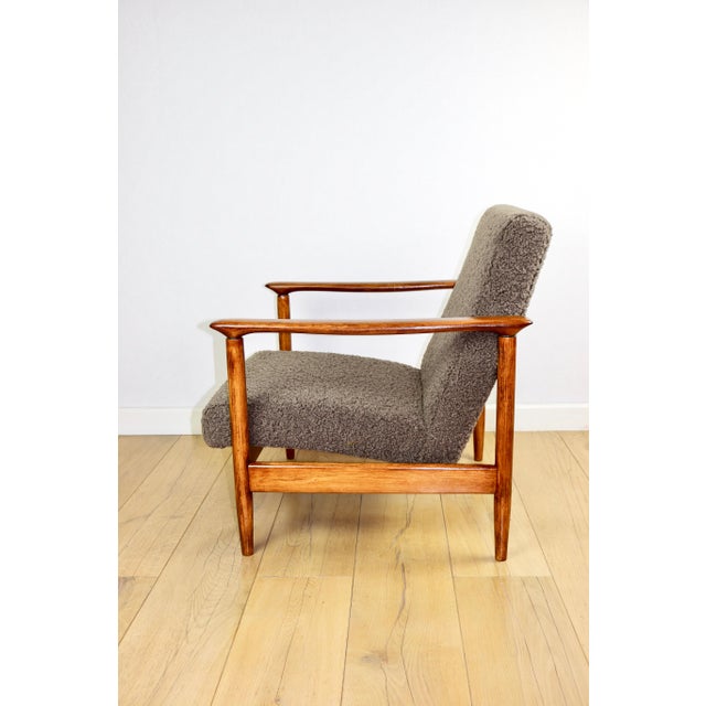 GFM-142 Armchair in Brown-Chocolate Thick Boucle by Edmund Homa, 1970 For Sale - Image 4 of 12