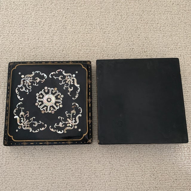 Chinoiserie Mother of Pearl Inlaid Box For Sale In Miami - Image 6 of 10