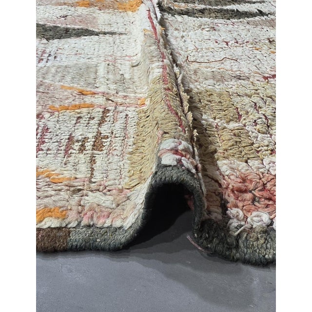Abstract Vintage Moroccan Rug – Diamond Motif Berber Carpet This captivating vintage Moroccan rug features an artistic...
