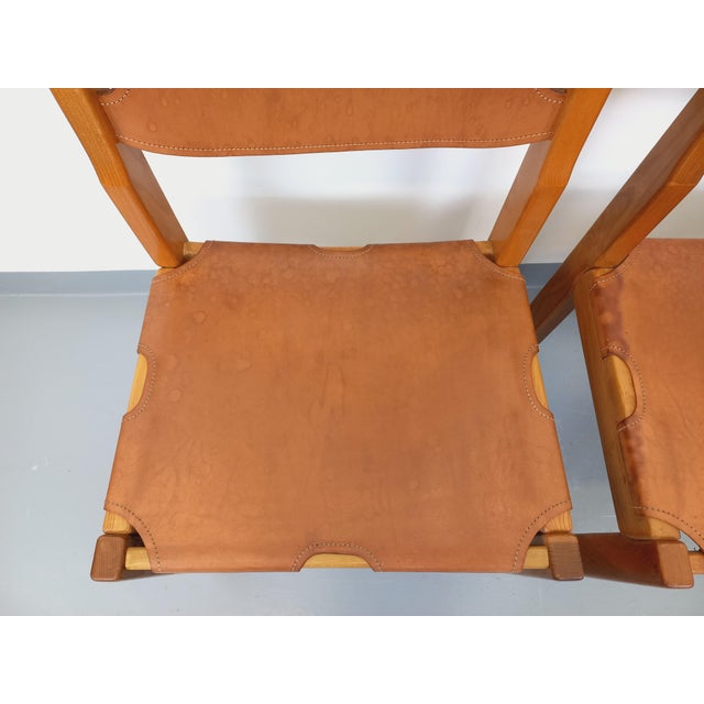Vintage Chairs in Elm and Leather from Maison Regain, 1970s-1980s, Set of 4 For Sale - Image 14 of 18