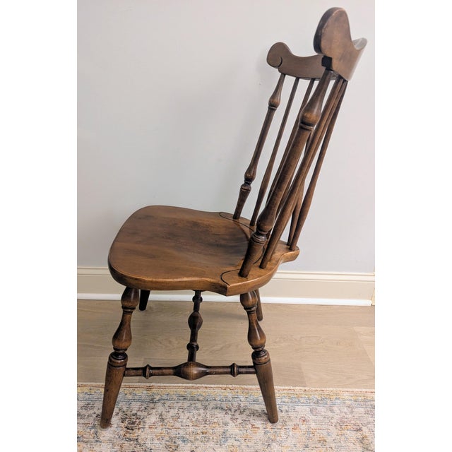 American Vintage Temple Stuart Maple Brace Back Windsor Chair Fiddleback For Sale - Image 3 of 9