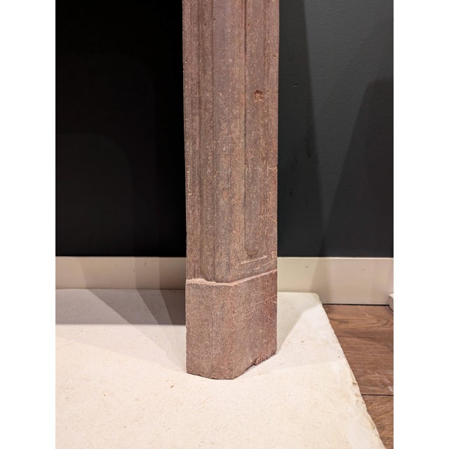 French Mantelpiece in Pink Porphyry Stone, 1700s For Sale - Image 4 of 10